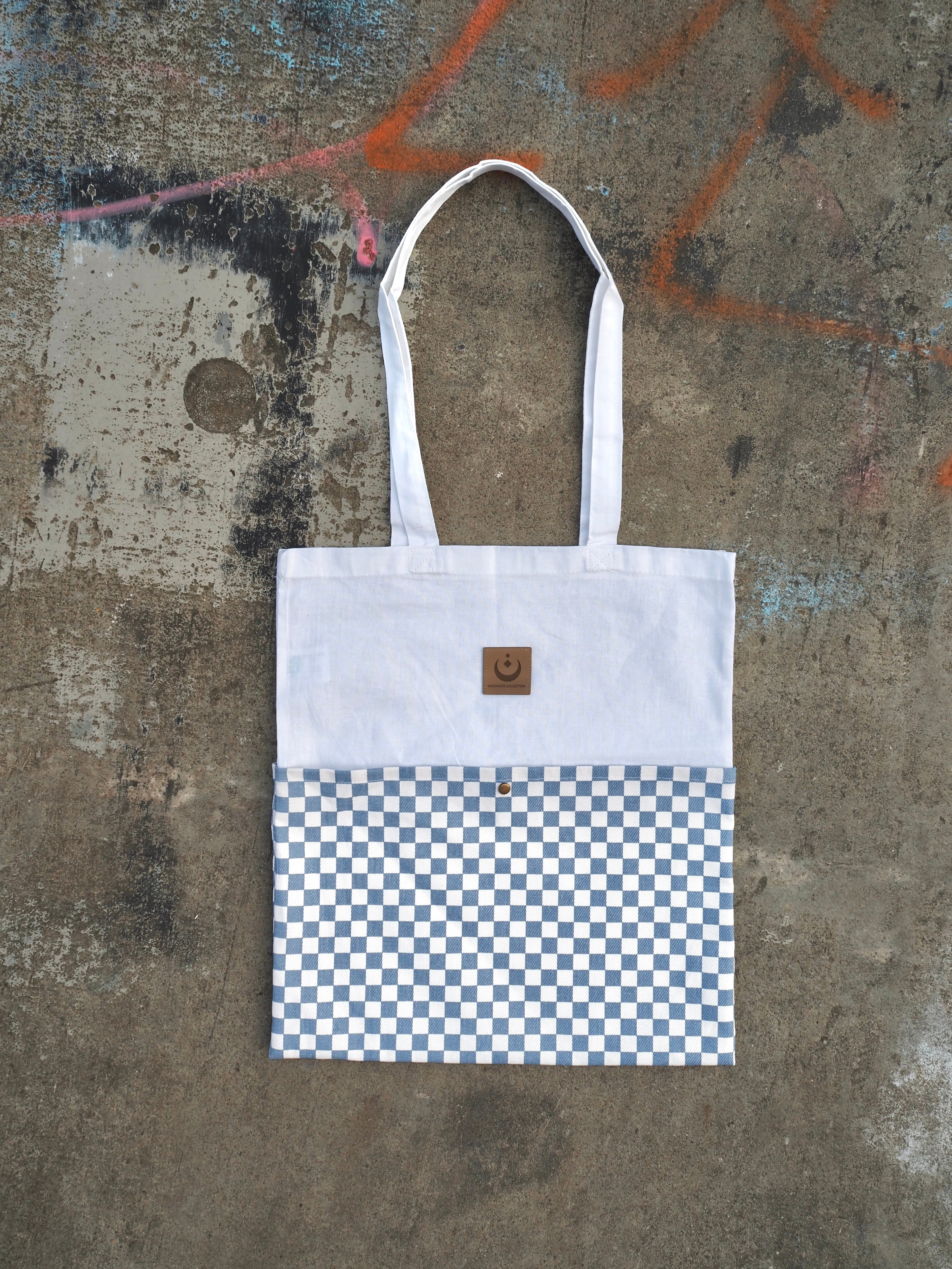 Tragetasche Jutebeutel mit Seitentaschen Checker-Muster (blau)