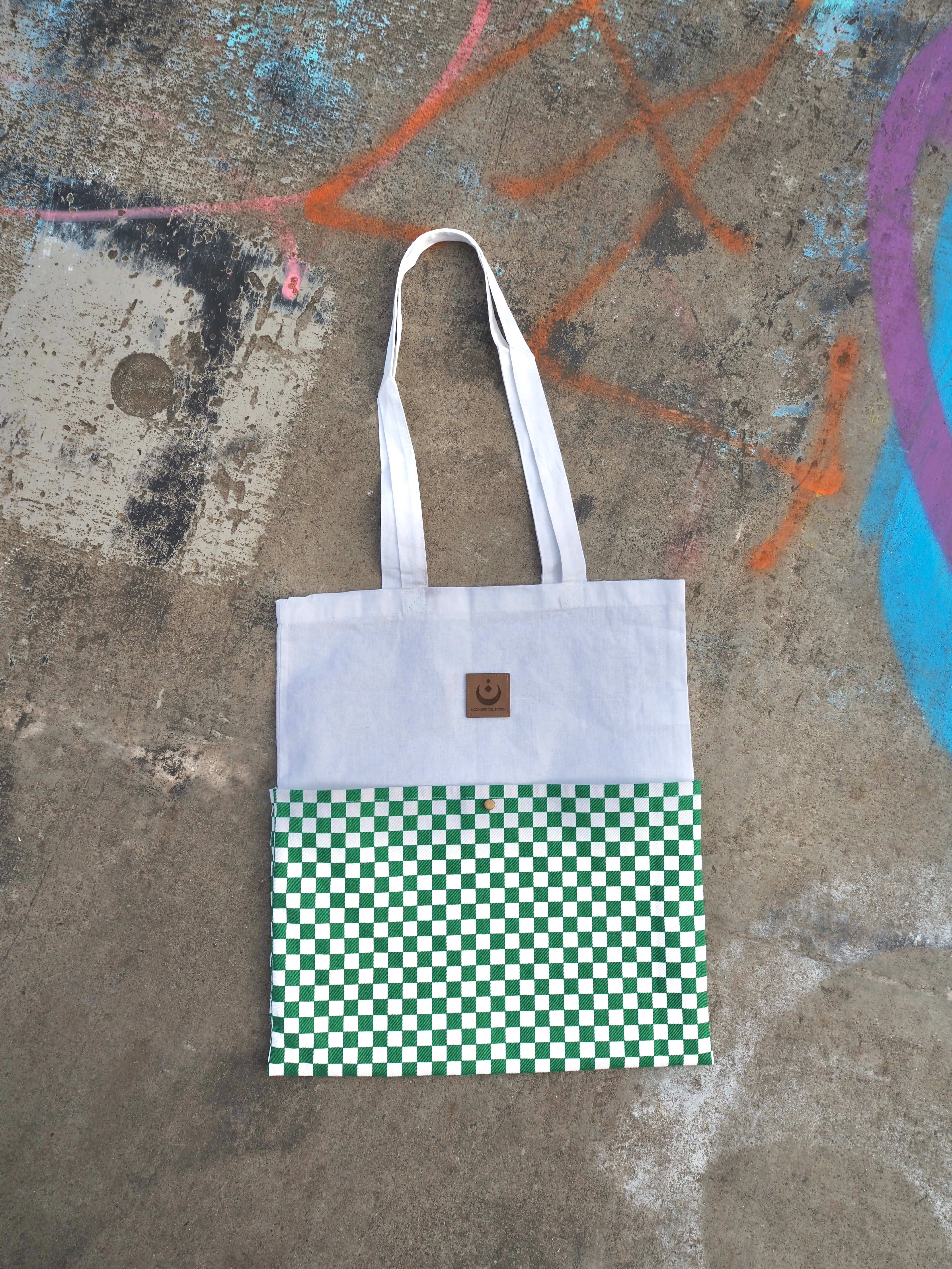 Tragetasche Jutebeutel mit Seitentaschen Checker-Muster (grün)