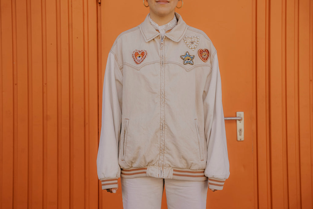Vintage Collegejacke aus Jeans und Cord im Bohostil