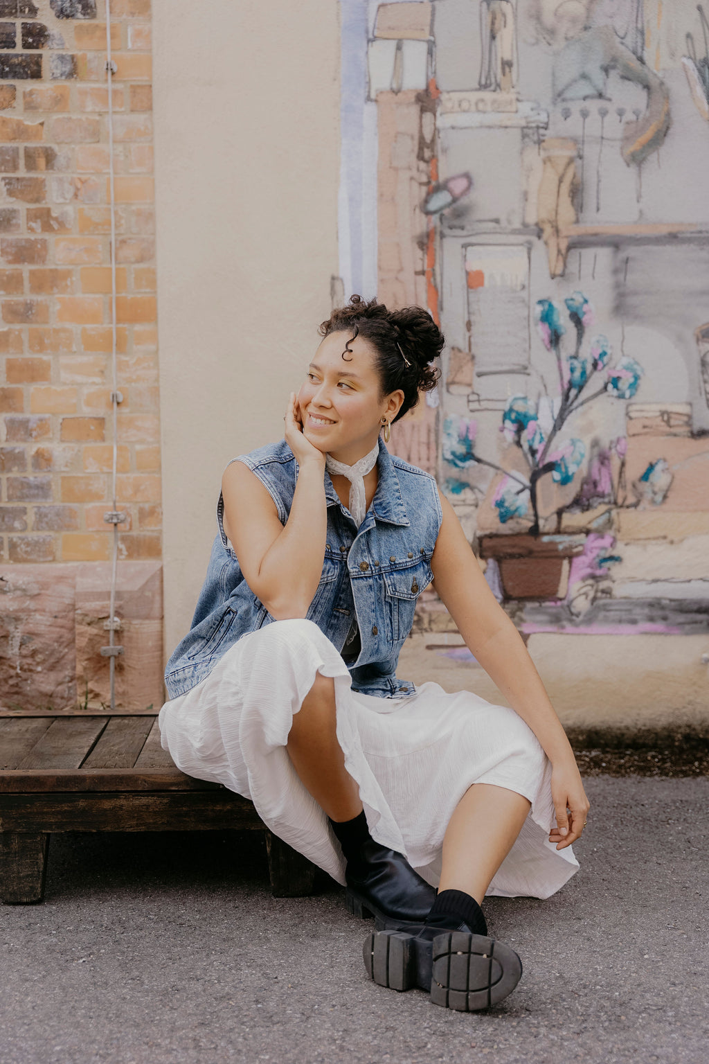 Bohooutfit mit vintage Jeansweste