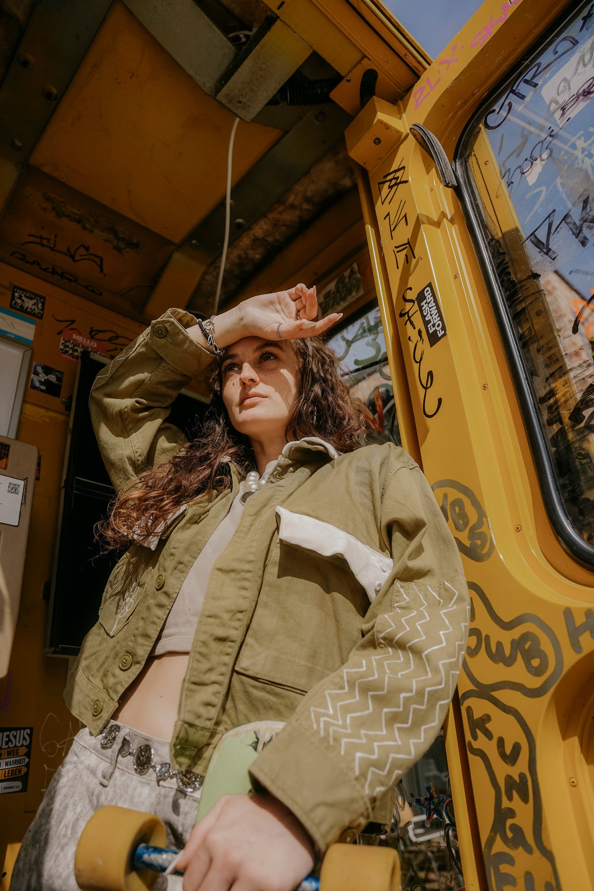 Vintage Upcycling Jeansjacke Khaki im Skaterlook
