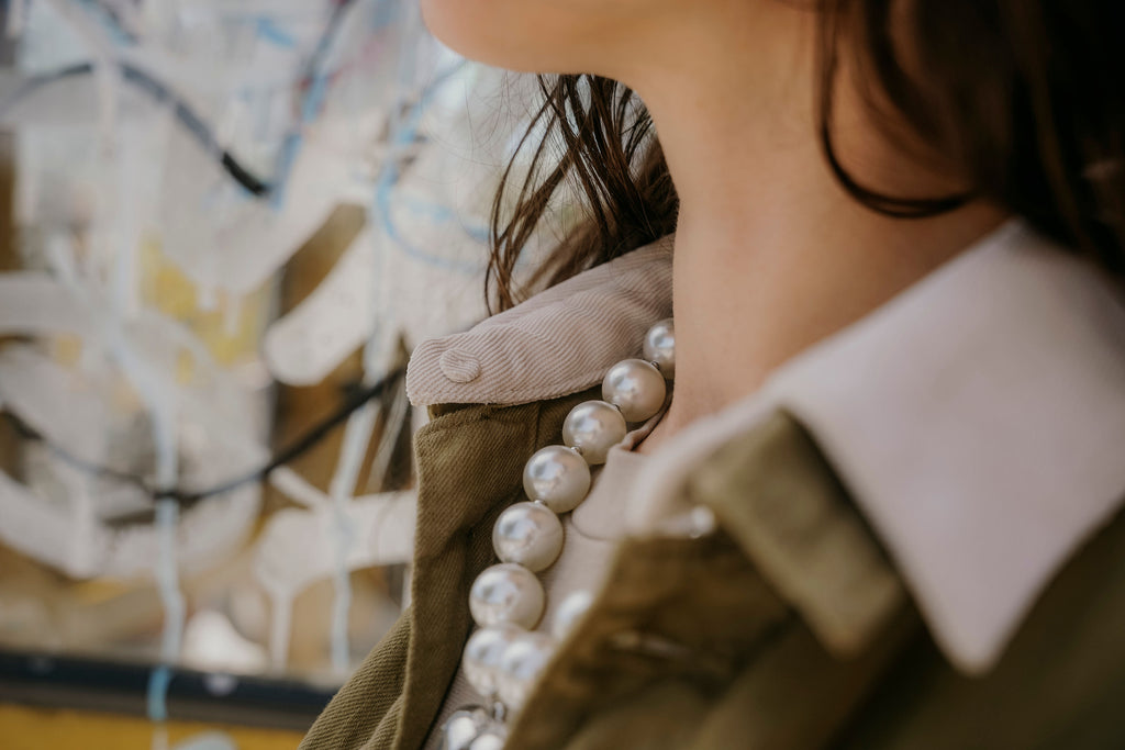 Khaki Jeansjacke mit Doppelkragen aus Cord 
