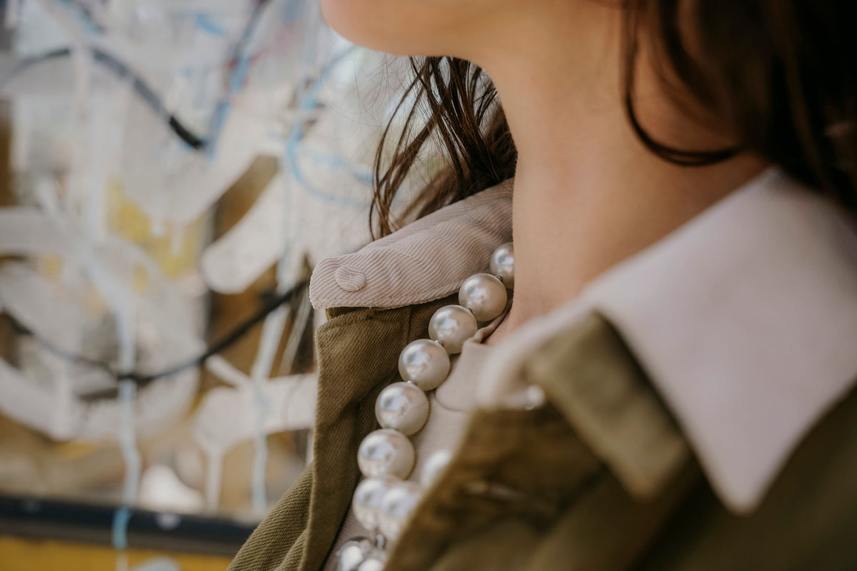 Khaki Jeansjacke mit Doppelkragen aus Cord 